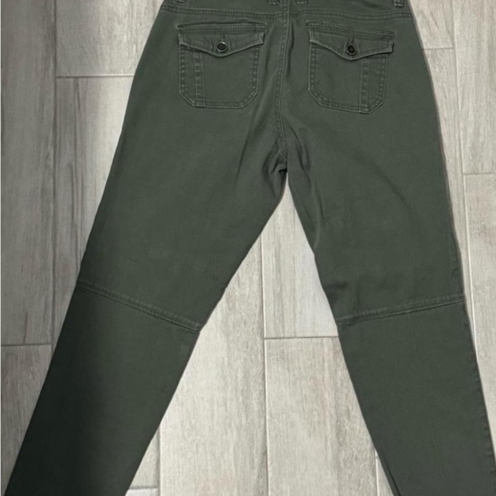 Unionbay women’s size 3… worn a few time. Don’t fit me